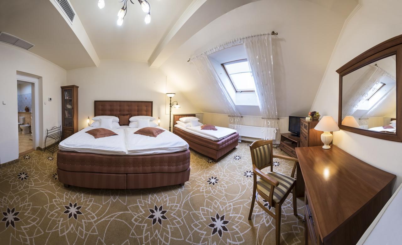 Golden Royal Boutique & Hotel